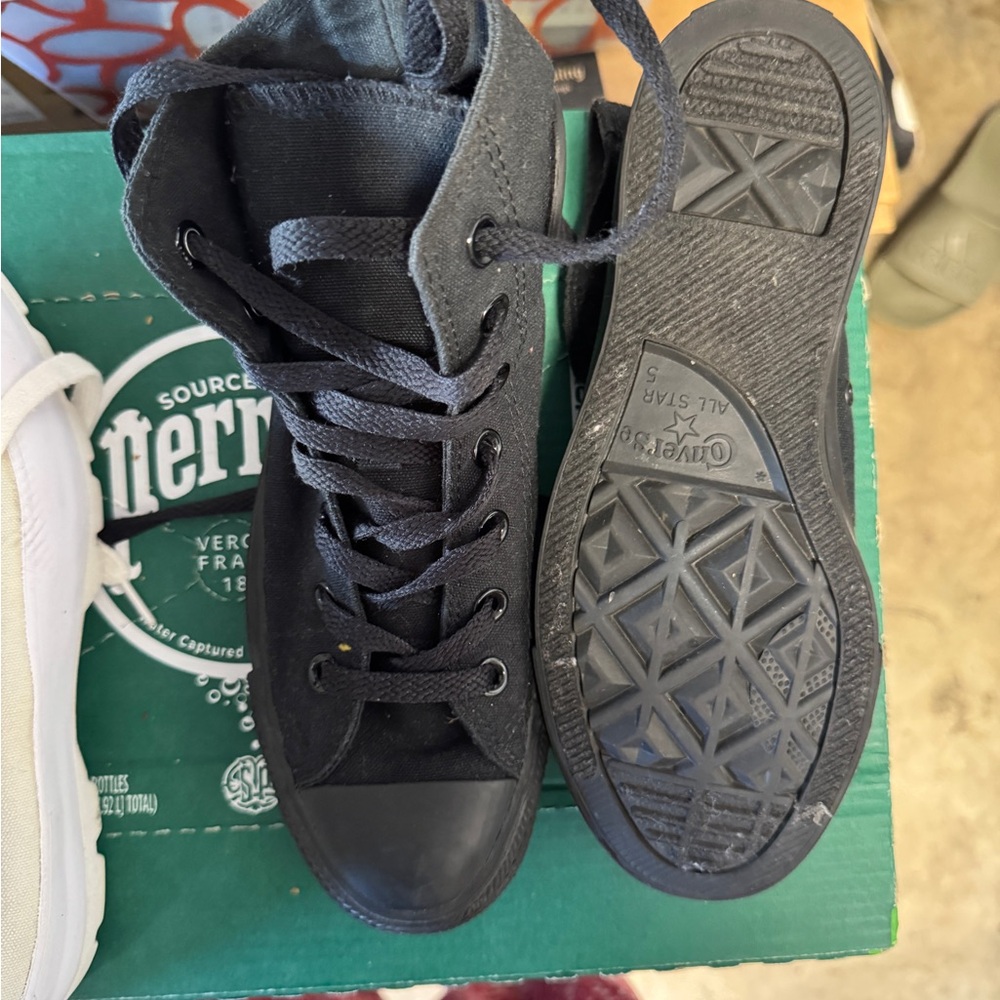 All Black Converse shoes. In Good used condition. Men size 5 women size 7
